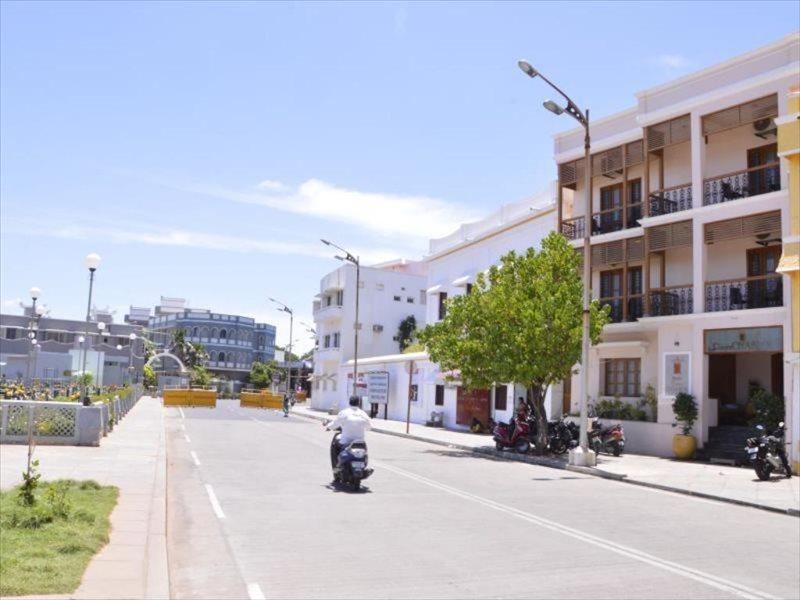 Cours Chabrol Hotel Pondicherry Exterior foto