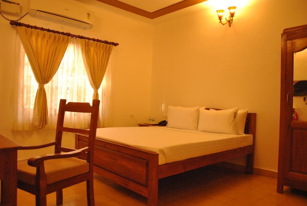 Cours Chabrol Hotel Pondicherry Exterior foto