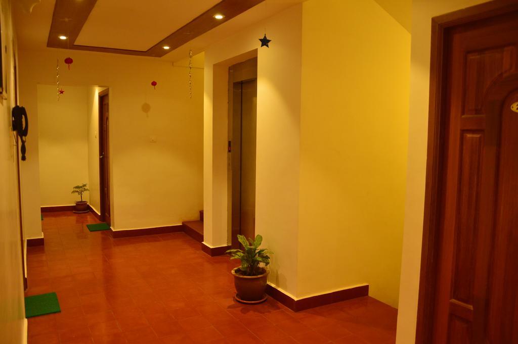 Cours Chabrol Hotel Pondicherry Exterior foto