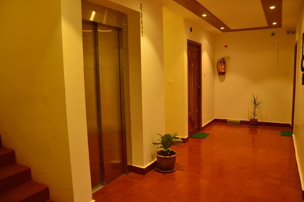 Cours Chabrol Hotel Pondicherry Exterior foto