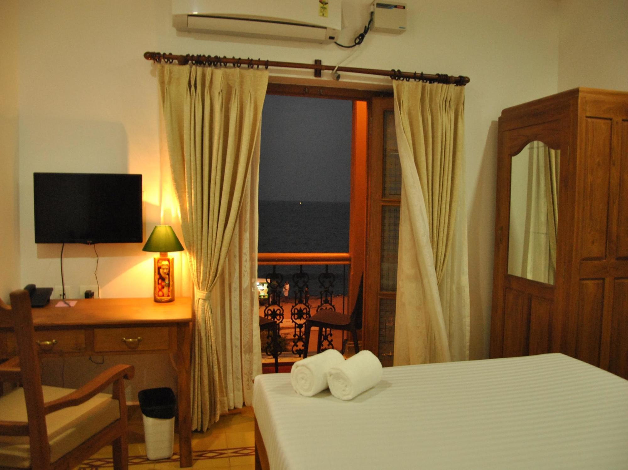 Cours Chabrol Hotel Pondicherry Exterior foto