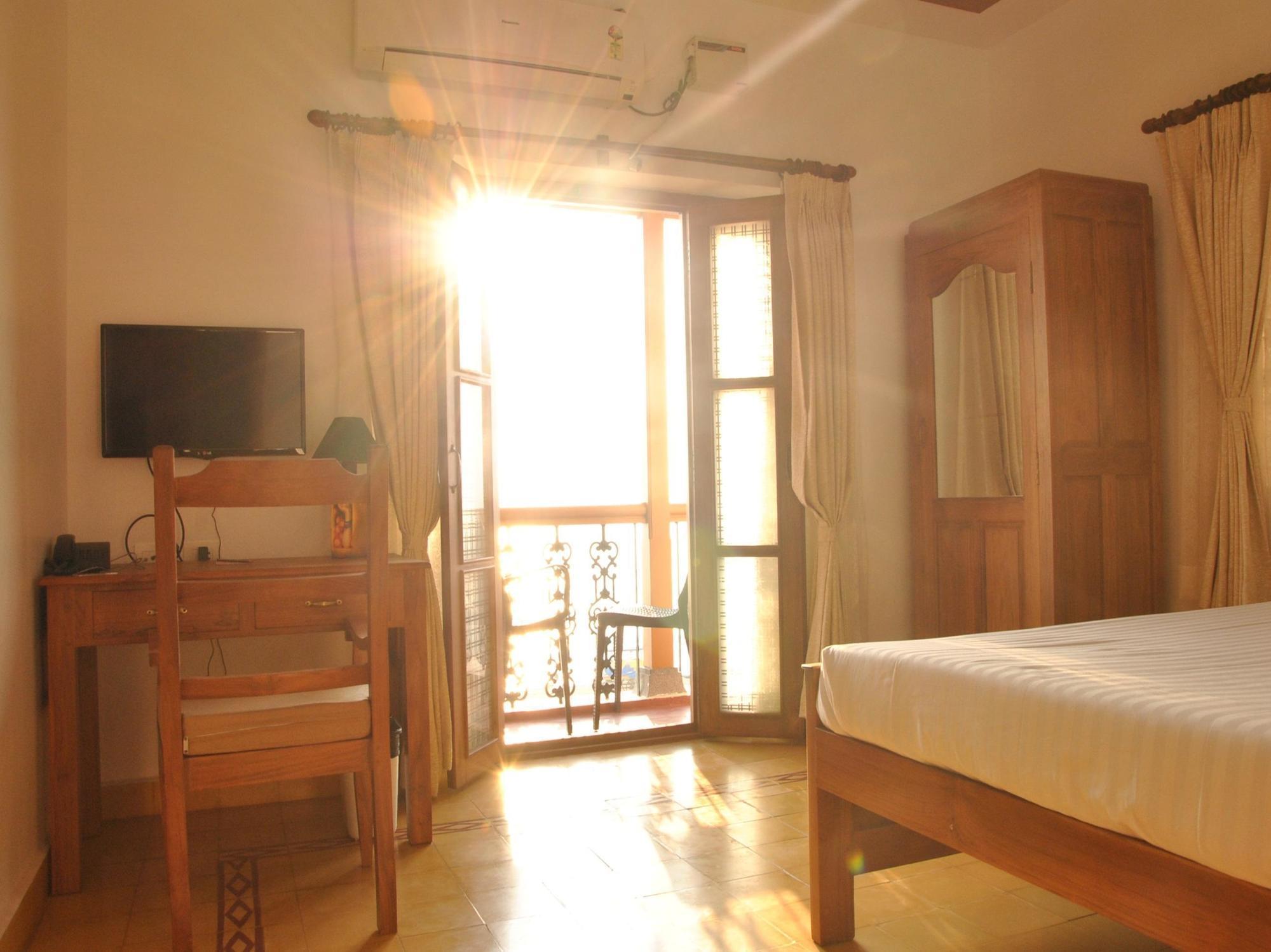 Cours Chabrol Hotel Pondicherry Exterior foto